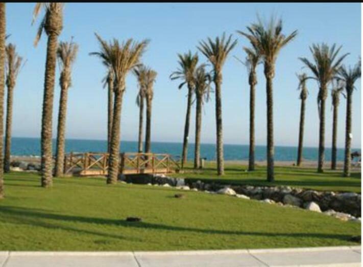 Apartamento En La Playa 托雷莫利诺斯 外观 照片